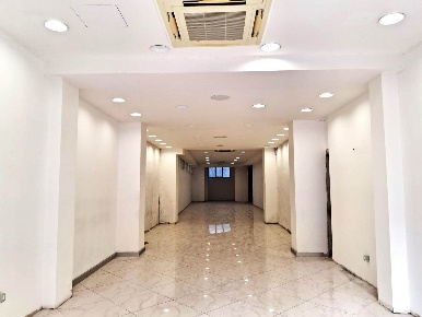 Foto Negozio a Cecina Cecina Centro di 140 m² con 1 locali in affitto