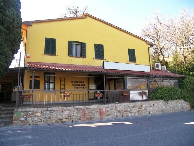 Foto Ristorante a Torrita di Siena di 250 m² con 13 locali in affitto
