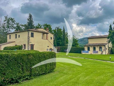Foto Agriturismo a Civitella in Val di Chiana Centro di 417 m² in vendita