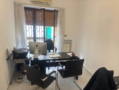 Foto Ufficio in Via Scarlatti, Napoli Vomero di 15 m² con 1 locali
