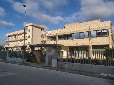 Foto Ufficio in Via Le Lamie  9, Noci Centro di 1310 m² con 20 locali