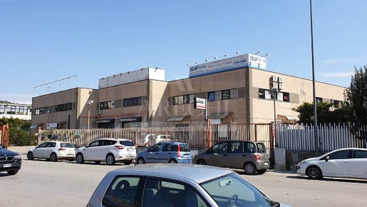 Foto Ufficio a Salerno Zona Industriale - San Leonardo di 400 m² in affitto