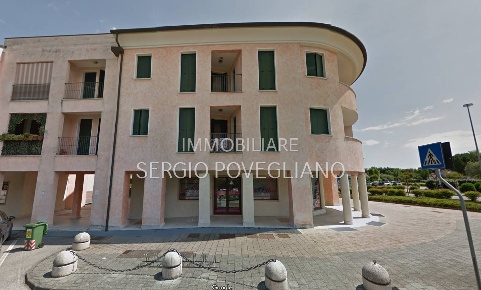 Foto Negozio in via Principale, Casier Centro di 100 m² con 1 locali