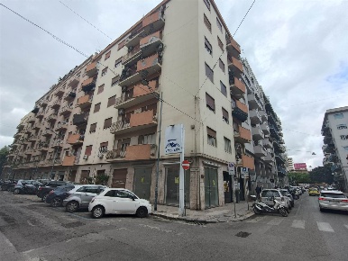 Foto Negozio in Via Marchese di Roccaforte 13, Palermo di 50 m² in affitto