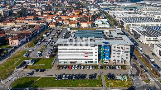 Foto Ufficio in via Volta 94, Desio di 105 m² con 3 locali in vendita