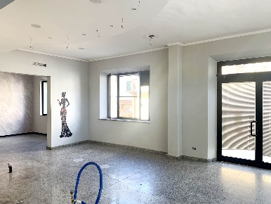 Foto Bar in Via livornese, Santa Croce sull'Arno di 155 m² con 4 locali