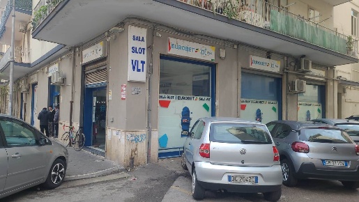 Foto Attività commerciale a Salerno Pastena - Pastena Alta di 230 m²