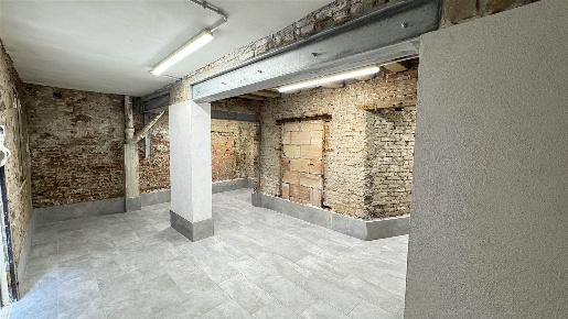 Foto Magazzino in rione s. giacomo, Chioggia Centro Storico di 20 m²