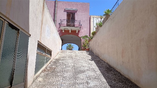 Foto Magazzino a Lipari Centro di 493 m² con 1 locali in vendita