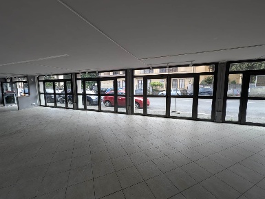 Foto Locale commerciale a Firenze Legnaia - San Quirico - Monticelli