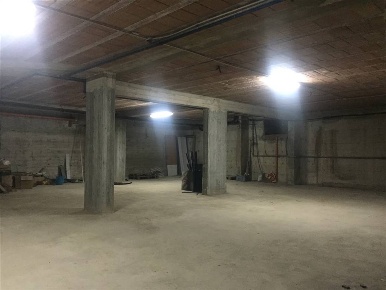 Foto Negozio a San Cipriano d'Aversa di 650 m² con 2 locali in affitto