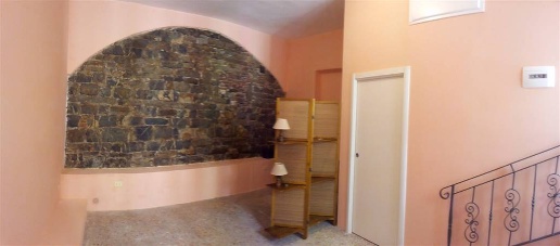 Foto Attività commerciale a Campiglia Marittima Centro di 30 m² in vendita