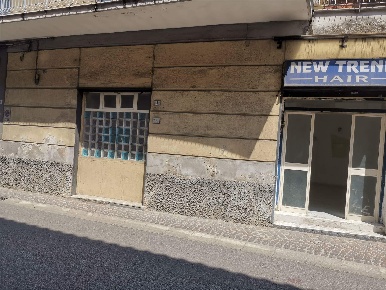 Foto Locale commerciale a Marcianise di 40 m² con 2 locali in affitto