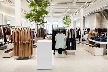 Foto Negozio in via cavour, Trezzo sull'Adda di 800 m² con 2 locali