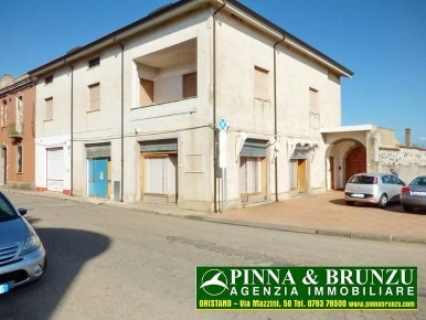 Foto Negozio in GARIBALDI, Abbasanta Centro di 100 m² con 2 locali