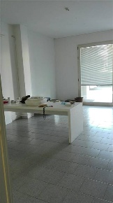 Foto Negozio a Empoli Serravalle - Tinaia di 110 m² con 4 locali in vendita