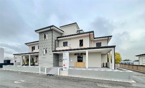 Foto Ufficio a Curtatone Levata di 180 m² con 5 locali in affitto