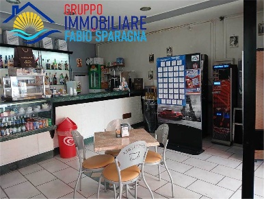 Foto Attività commerciale in PIAZZA SAN PIETRO 1, Falciano del Massico
