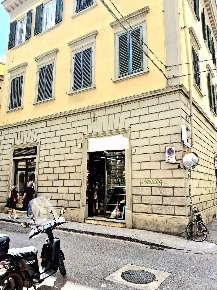 Foto Negozio a Firenze Duomo di 62 m² con 2 locali in vendita