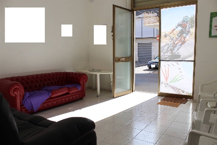 Foto Attività commerciale a Canosa di Puglia Centro di 26 m² con 1 locali