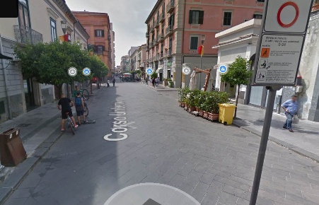 Foto Negozio in Corso Umberto I, Cava de' Tirreni Centro di 120 m²