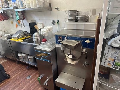 Foto Attività commerciale a Milano Baggio di 50 m² con 2 locali in vendita