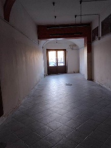 Foto Negozio in Via Gioberti  10, Ceprano Centro di 70 m² con 1 locali