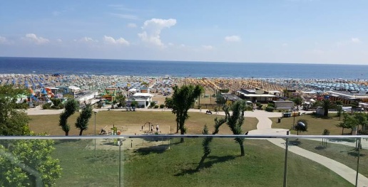 Foto Hotel a Rimini di 2000 m² con 60 locali in affitto