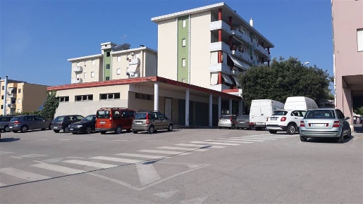 Foto Magazzino in VIA ALCIDE DE GASPERI, San Salvo Centro di 70 m²