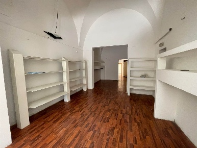 Foto Locale commerciale in Via Cesare Battisti  15, Lecce Mazzini di 80 m²