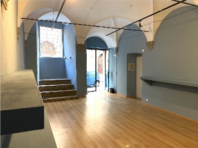 Foto Negozio a Firenze Santo Spirito di 160 m² con 3 locali in vendita