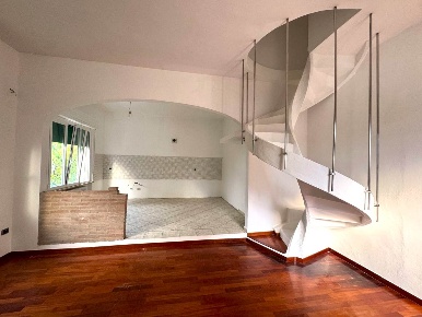 Foto Appartamento in Via reno 13, Cecina Cecina Centro di 170 m² in vendita