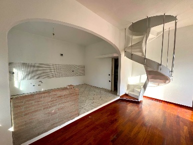 Foto Appartamento in Via reno 13, Cecina Cecina Centro di 170 m² in vendita