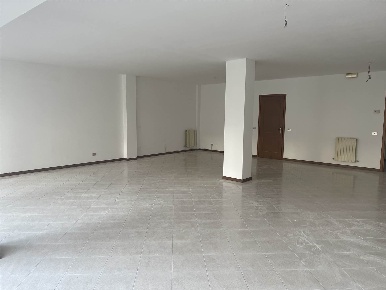 Foto Ufficio a Cascina Centro di 100 m² con 3 locali in vendita