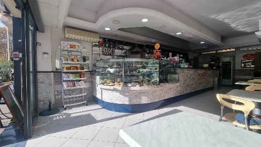 Foto Bar in VIA Girolamo Cardano   136, Roma Marconi di 100 m² con 2 locali