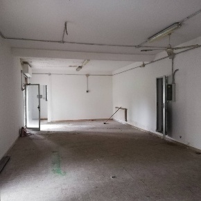 Foto Negozio a Modena San Faustino di 82 m² con 1 locali in vendita