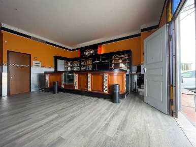 Foto Laboratorio a Quarrata di 240 m² con 4 locali in affitto