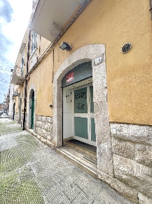 Foto Ufficio a Trani di 70 m² con 2 locali in vendita