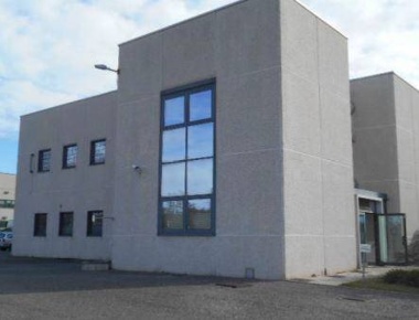 Foto Laboratorio in Via Del Lavoro, Fenegrò di 350 m² in vendita