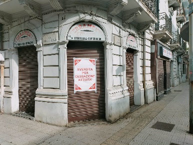 Foto Locale commerciale in Via Antonio Martino 84, Messina di 60 m²