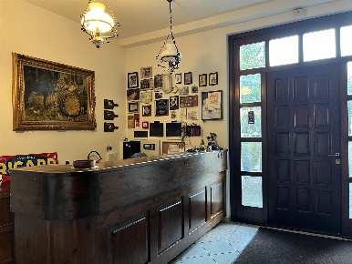 Foto Hotel a Cerano di 938 m² con 29 locali in vendita