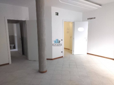Foto Ufficio in VIA VANNI 10, Corridonia San Claudio di 41 m² con 2 locali