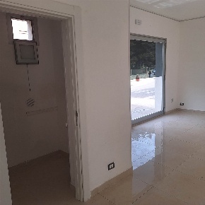 Foto Negozio a Castelvetrano Centro di 140 m² con 2 locali in affitto