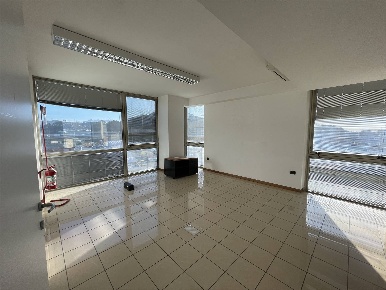 Foto Ufficio a La Spezia Pitelli di 110 m² con 4 locali in vendita