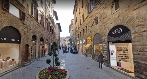 Foto Negozio in Via Dei Calzaiuoli, Firenze Piazza della Repubblica