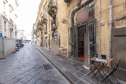 Foto Attività commerciale in Via Erasmo Merletta 13, Catania Centro Storico