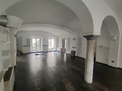 Foto Negozio a Biella Centro Storico di 208 m² con 2 locali in affitto