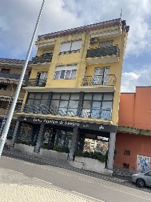 Foto Ufficio in via 25 aprile 13, Giussano Centro di 218 m² con 1 locali