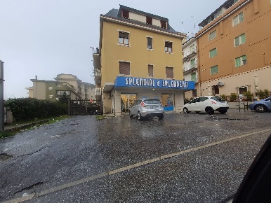 Foto Attività commerciale a Lamezia Terme Nicastro Sambiase di 415 m²
