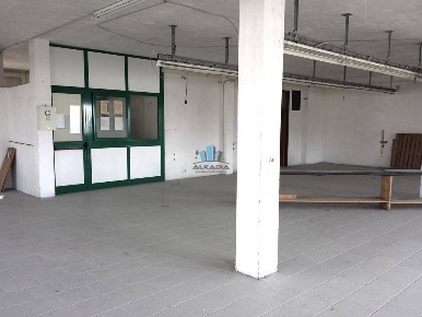 Foto Magazzino a Porto San Giorgio di 250 m² in vendita